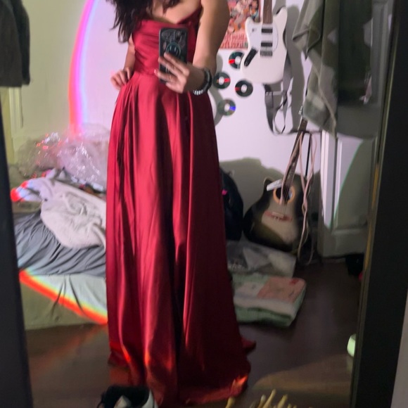 winslow formal satin lace-up dress size 5 in color wine - Picture 2 of 4